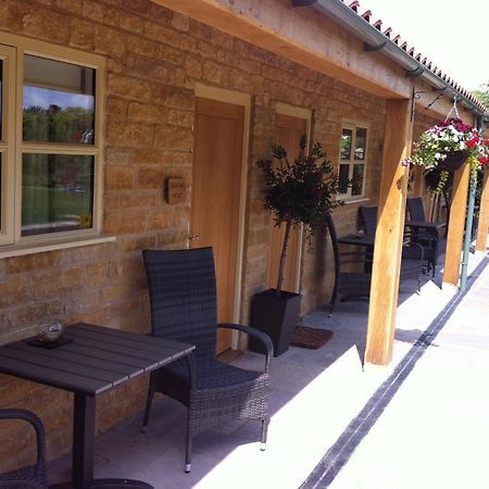 Bed and Breakfast The Cholmeley Arms Burton Coggles Exterior foto