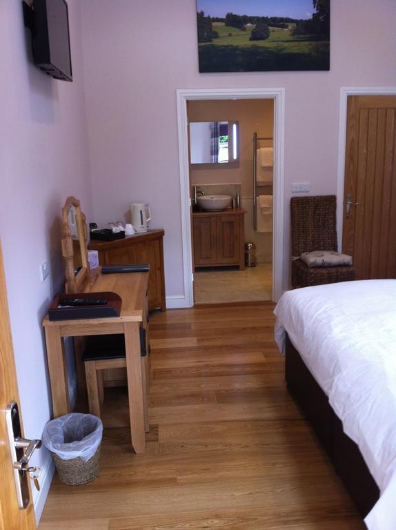Bed and Breakfast The Cholmeley Arms Burton Coggles Exterior foto